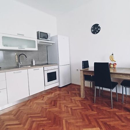 Apartman Dora Appartement Pula Buitenkant foto