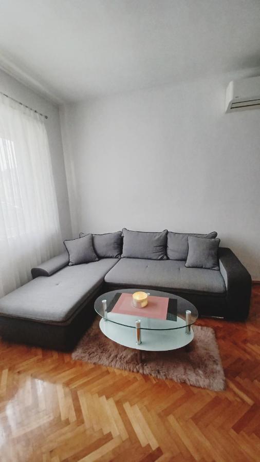 Apartman Dora Appartement Pula Buitenkant foto