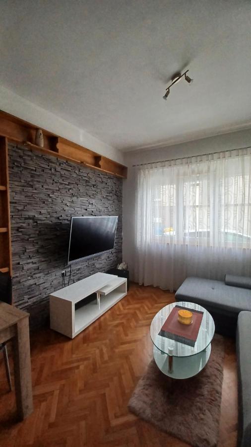 Apartman Dora Appartement Pula Buitenkant foto