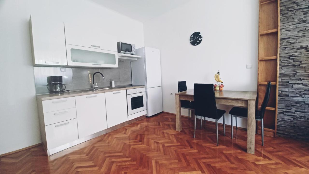 Apartman Dora Appartement Pula Buitenkant foto