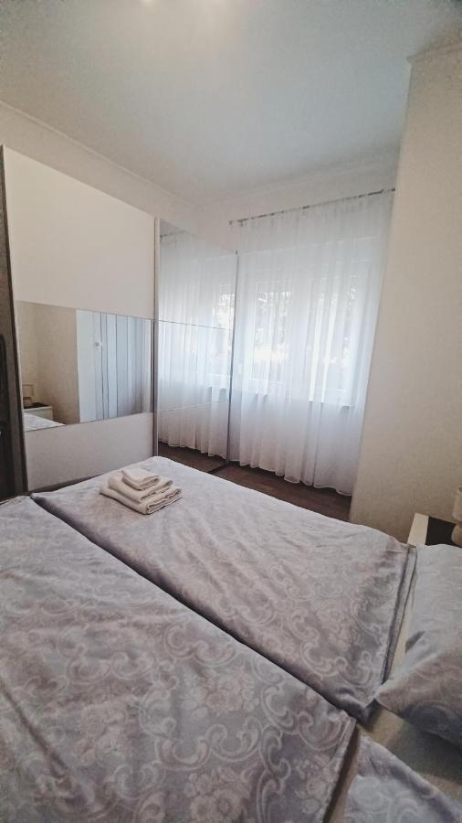 Apartman Dora Appartement Pula Buitenkant foto